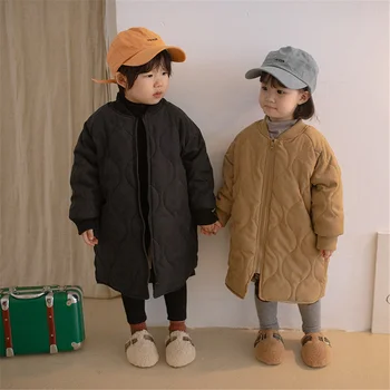 2023 Новая зимняя детская мода повседневные стеганые пальто средней длины для мальчиков и девочек толстая теплая длинная верхняя одежда в тренче